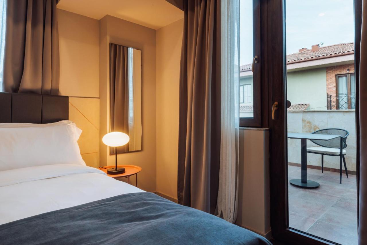 Reikartz King Tamar Tbilisi Hotel ภายนอก รูปภาพ
